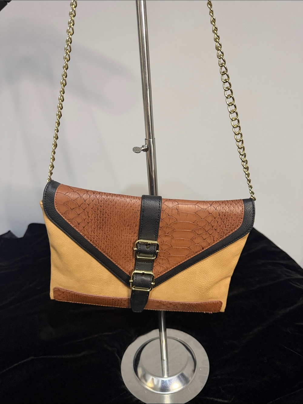 Steve Madden Women's Two-Tone Tan & Brown Crossbody Bag with Gold Chain